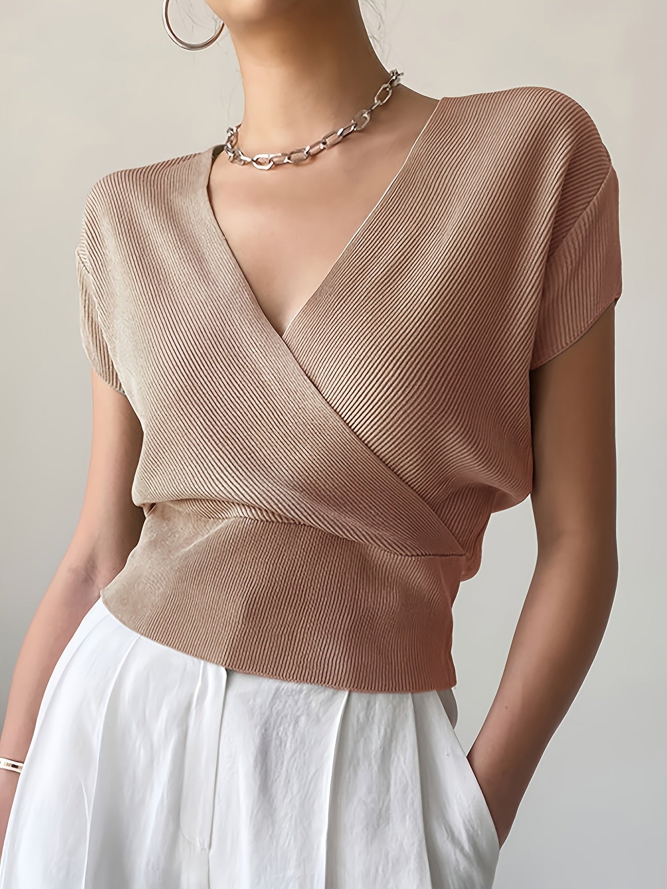 Damen Wickelshirt mit Kurzarm – Elegantes Freizeit-Top im modernen Design