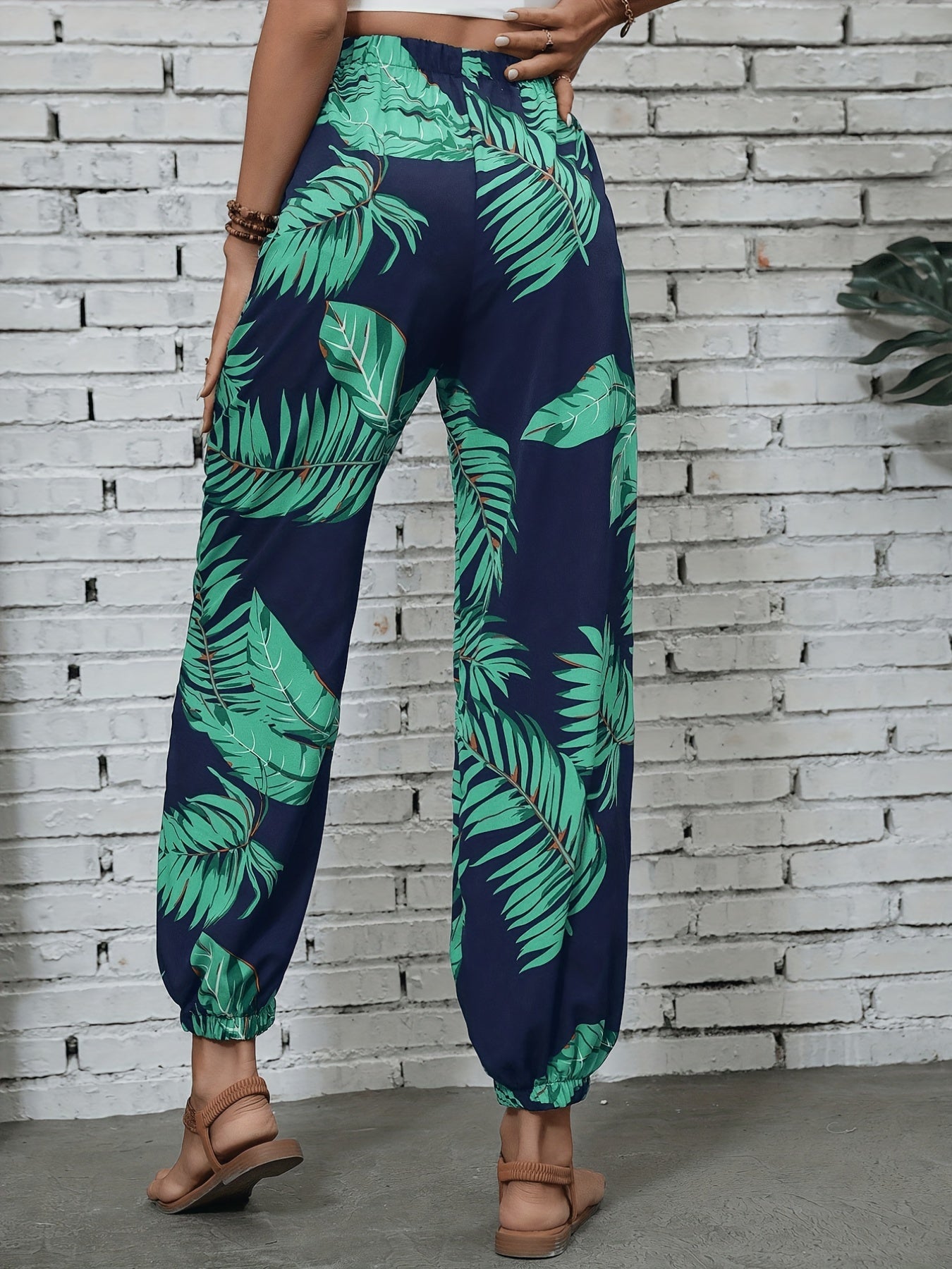 Damen Sommer Joggerhose mit tropischem Blattmuster – Perfekt für Urlaub & Freizeit