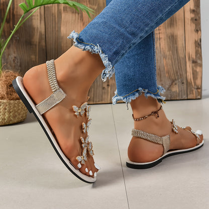 Damen Sandalen mit Schmetterlings-Applikationen und Strass – Flache Sommerschuhe für Freizeit und Events