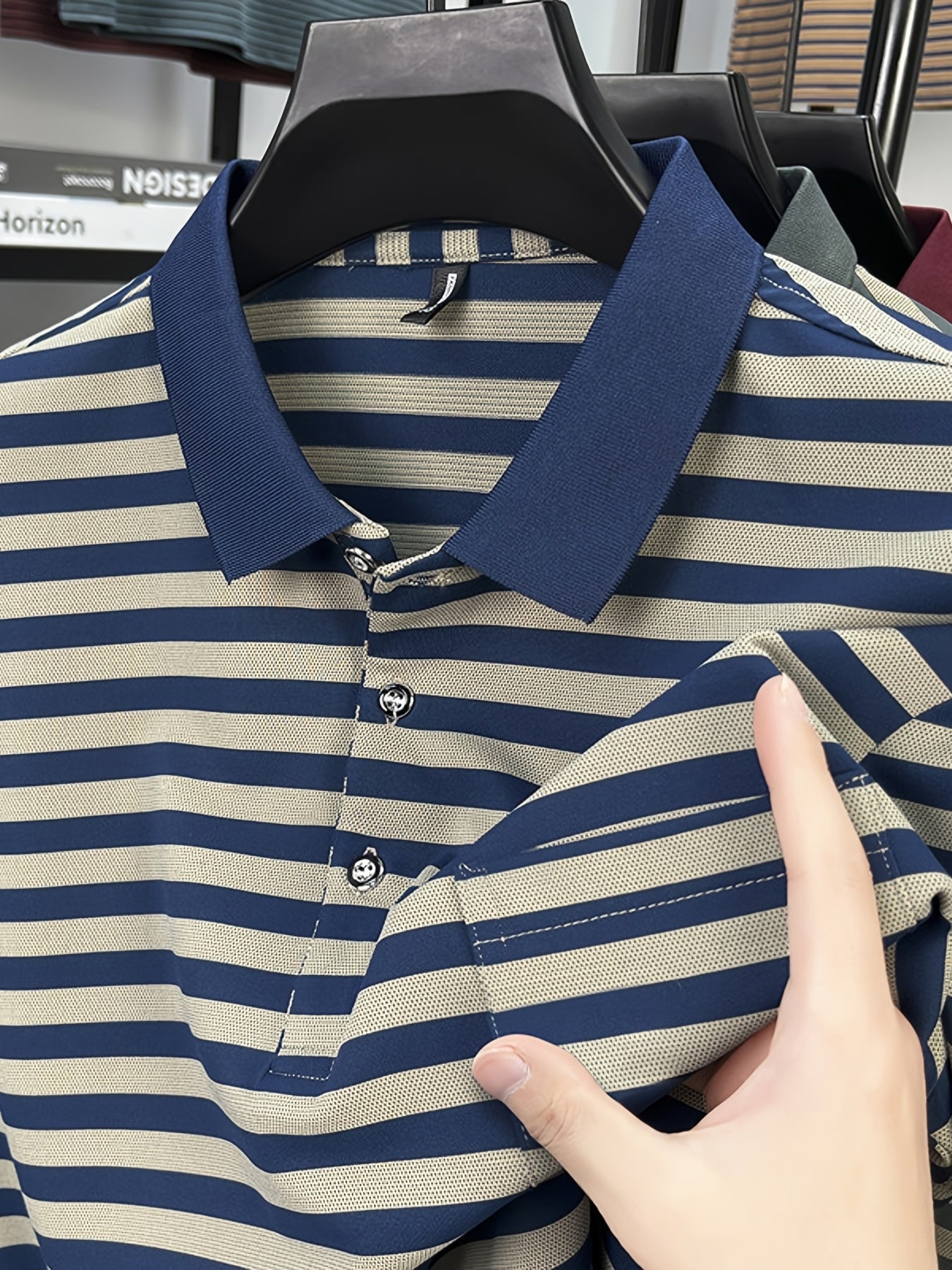 Herren Polohemd mit Streifenmuster und Brusttasche – Klassischer Freizeit-Look