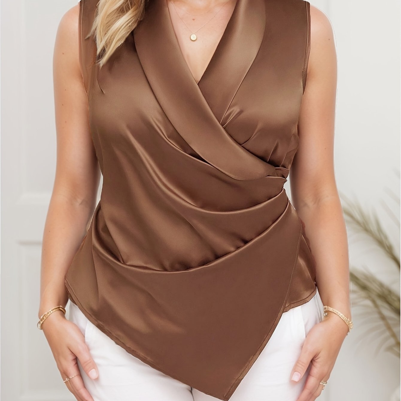 Damen Elegantes Wickel-Top für Büro und Freizeit – Ärmellos, Asymmetrischer Schnitt, Stilvolle Bluse