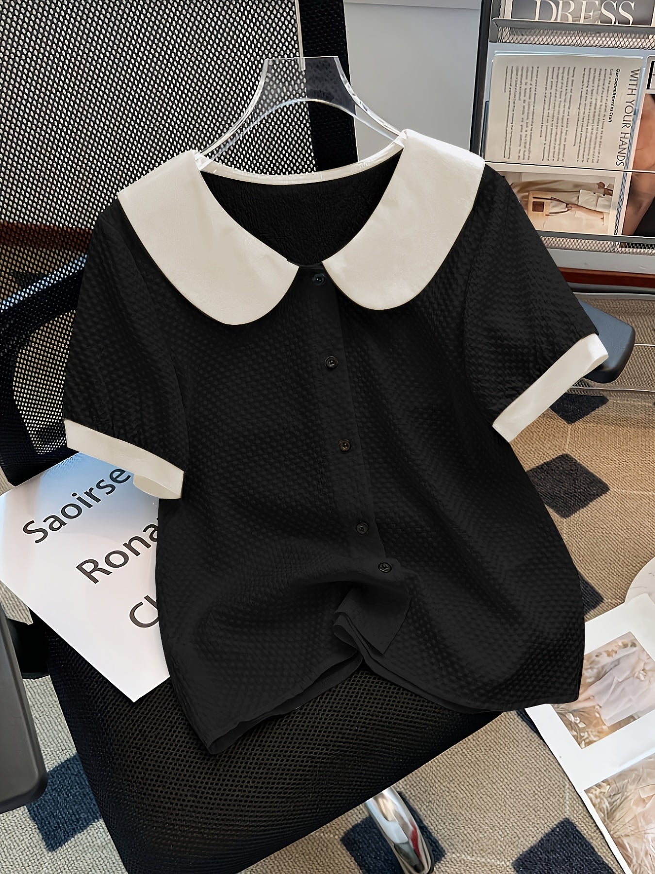 Damen Bluse im Vintage-Stil mit Kontrastkragen und kurzen Ärmeln – Elegante Alltagsmode