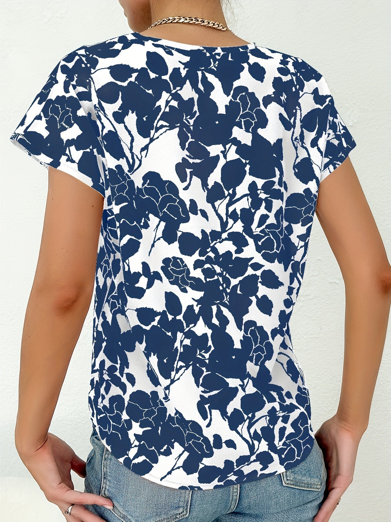 Damen Elegant Blusenshirt mit Blumenmuster und V-Ausschnitt – Perfekt für Büro & Freizeit