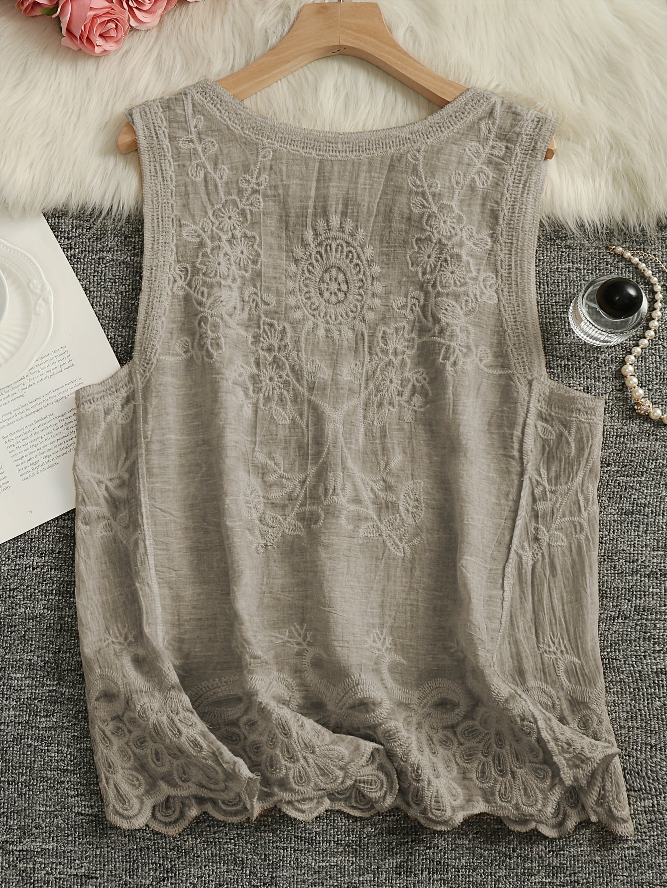 Damen Boho Stickerei Top ärmellos mit Blumenmuster und Lochspitze – Freizeit & Sommer Party Look