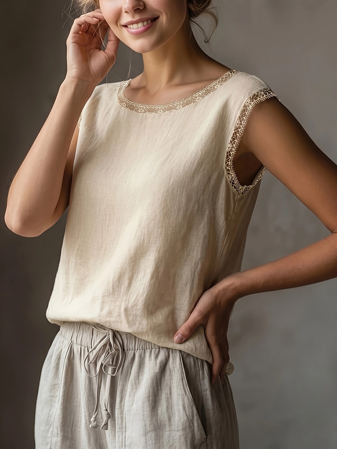 Damen Bluse ärmellos mit Spitzenbesatz, eleganter Freizeit-Look