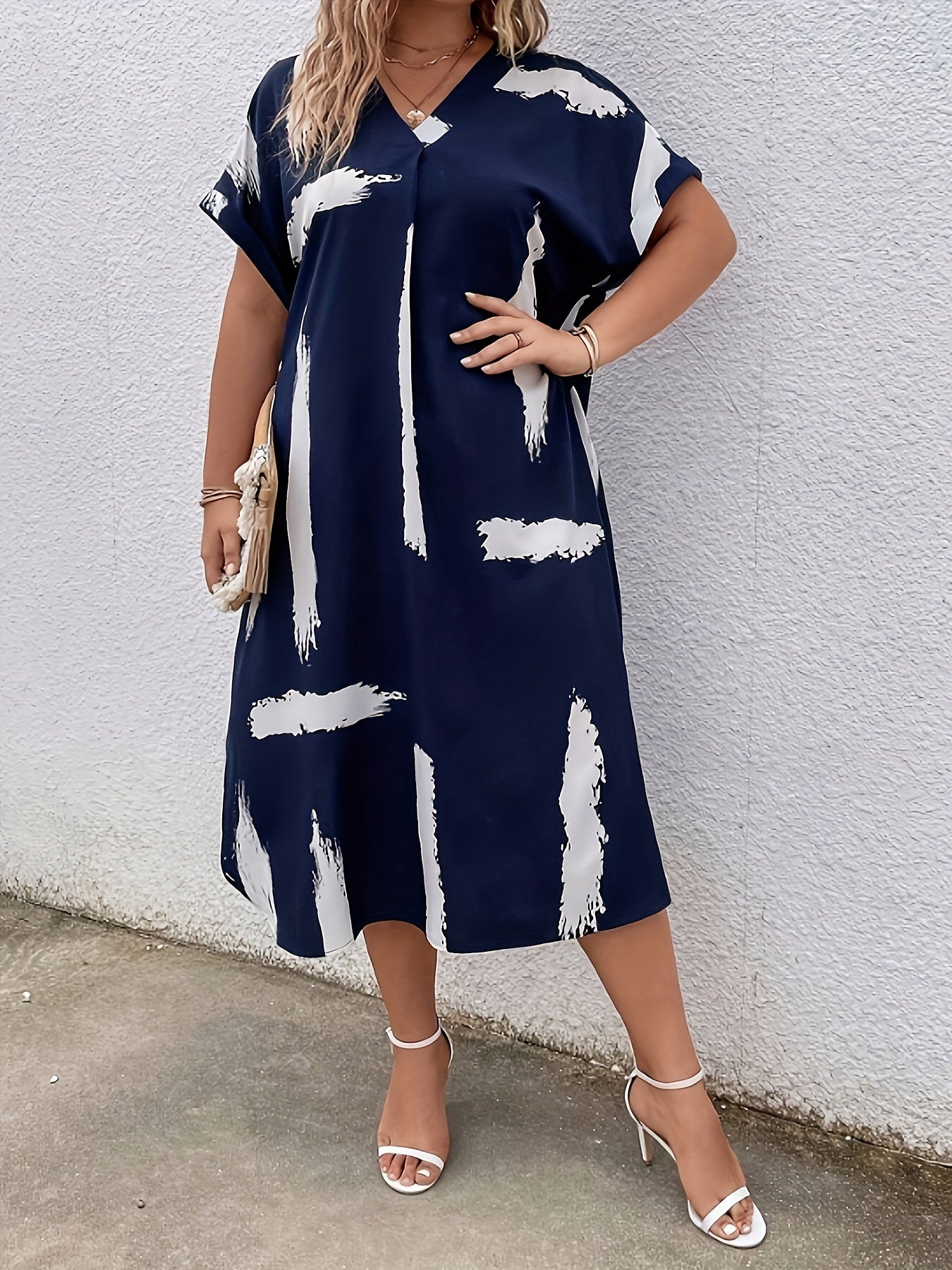 Damen Tunika Kleid im modernen Pinselstrich-Design – Eleganter und bequemer Freizeit-Look