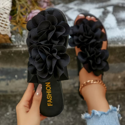 Damen Sandalen mit großer Blumenapplikation – Modische Slip-On Pantoletten für Freizeit und Alltag