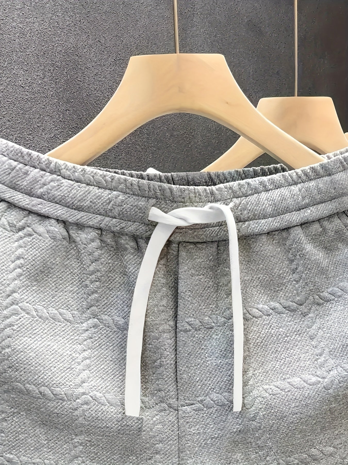 Herren Shorts mit modernem Strukturmuster – Freizeit & Sport, Komfort Fit, urbaner Look