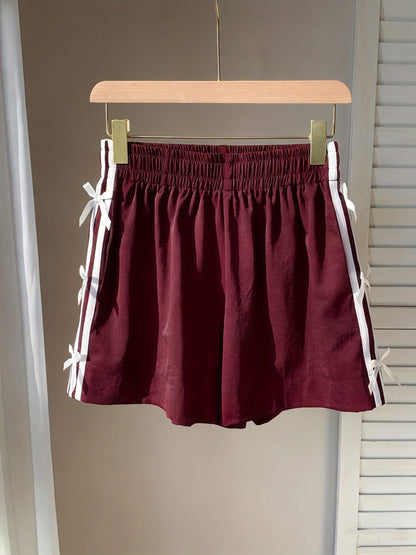 Damen Sommer Shorts mit Schleifendetail und sportlichem Streifen – Freizeit & Urlaub