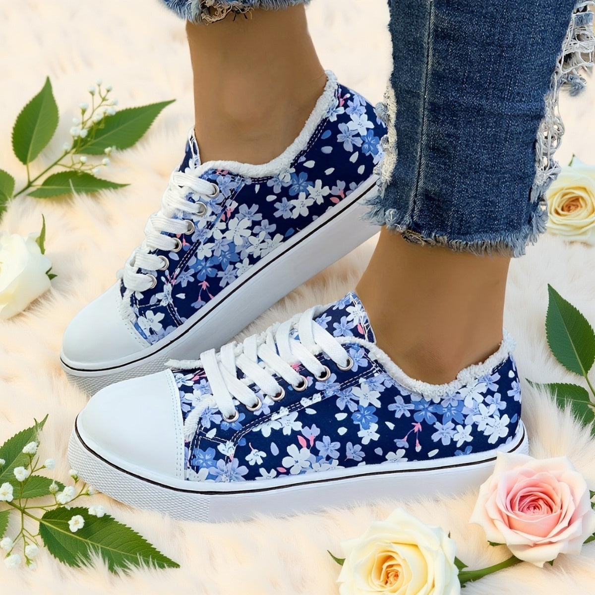 Damen Sneaker mit Blumenmuster – Modische Freizeitschuhe für Alltag und Freizeit
