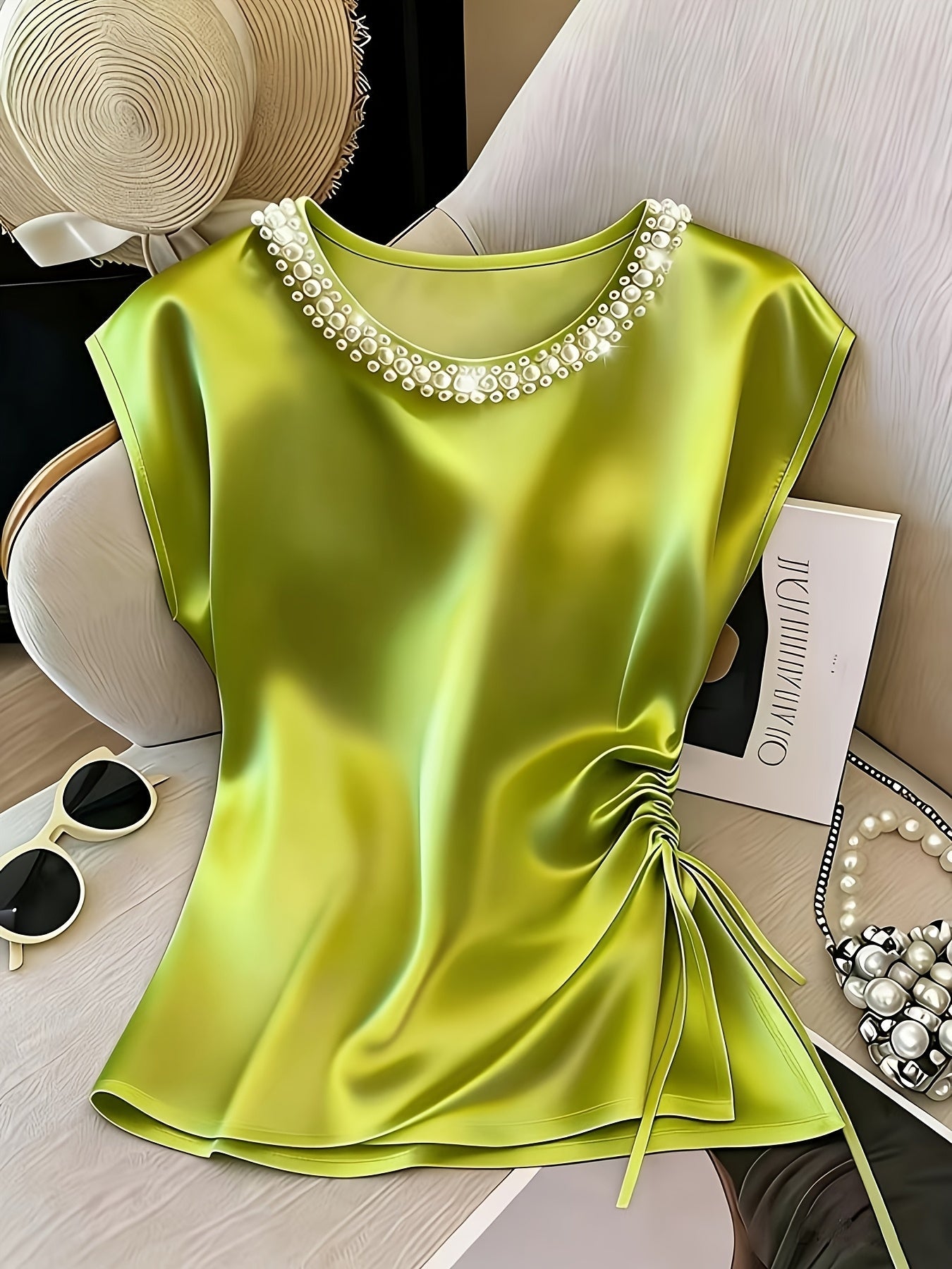 Damen Elegante Satinbluse mit Perlenkragen und Raffdetails – Stilvolle Kurzarm-Bluse für festliche Anlässe