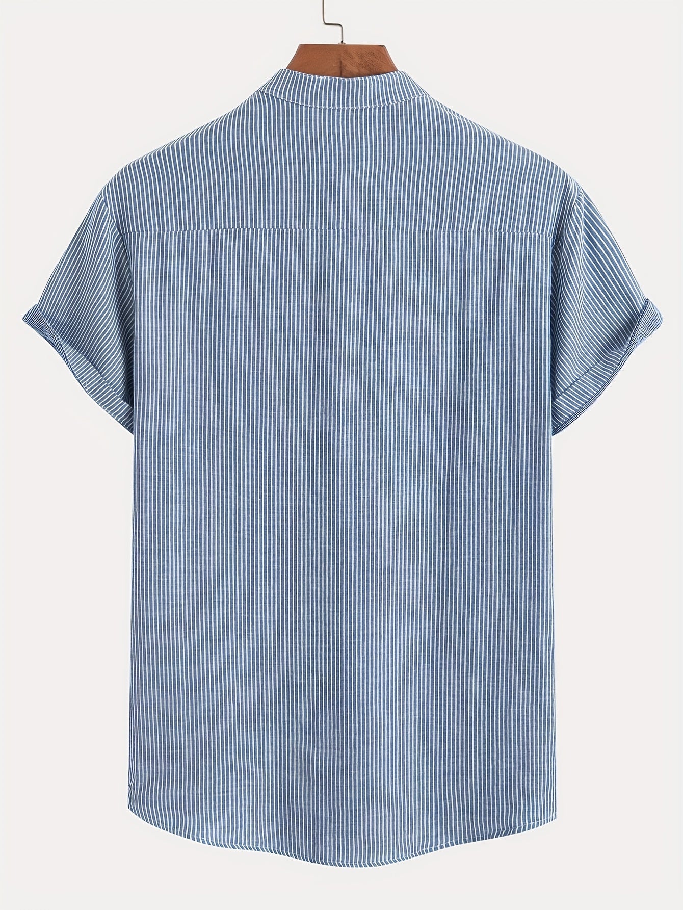 Herren Kurzarm-Henley mit Stehkragen und feinem Streifenmuster – Moderner Freizeitstil
