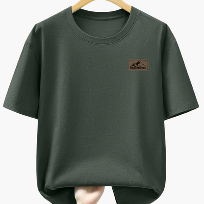 Herren T-Shirt mit Berg-Logo – Freizeit, Modern, Outdoor-inspiriert