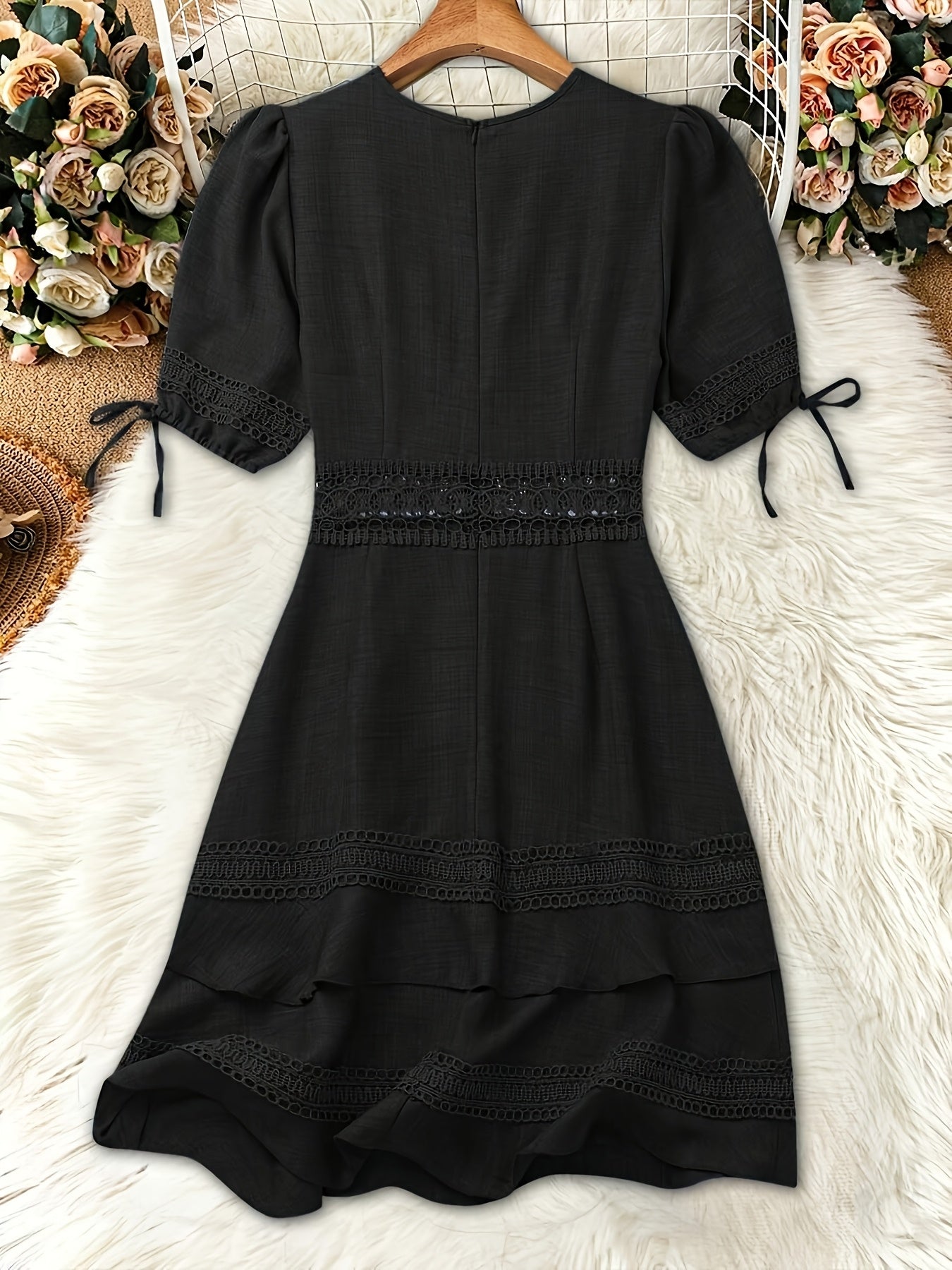 Damen Elegant Volantkleid mit Spitze und V-Ausschnitt – Perfekt für Alltag und Urlaub