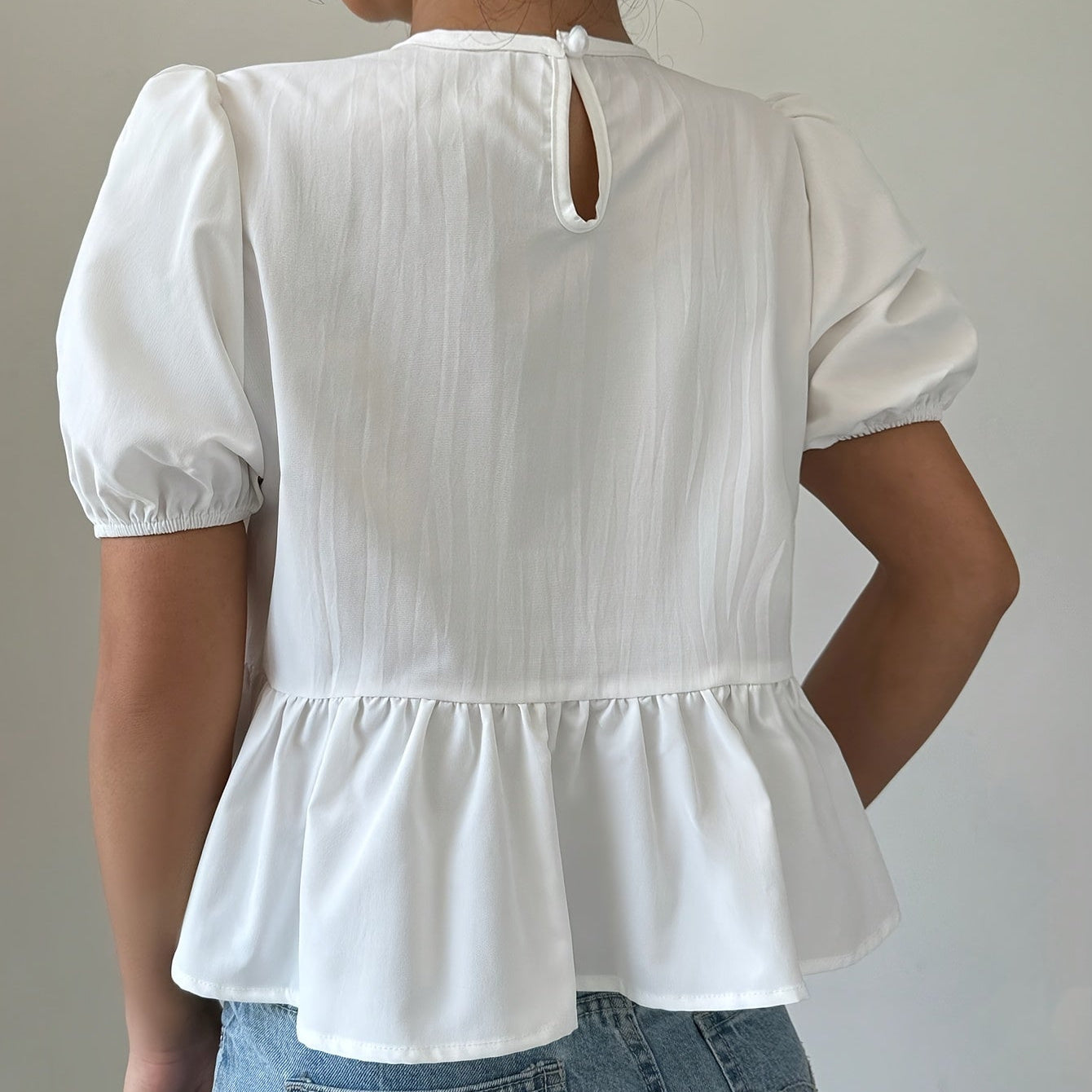 Damen Peplum-Bluse mit Puffärmeln und Schleifendetails – Romantischer Vintage-Stil für Alltag und Freizeit