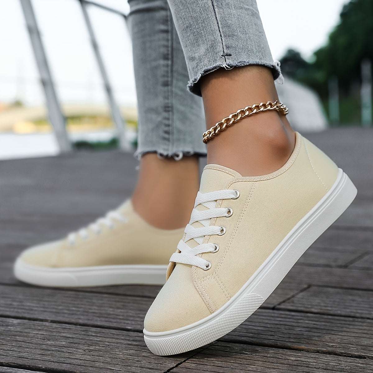 Damen Freizeit-Sneaker mit Schnürung – Bequeme Alltags-Schuhe im modernen Stil