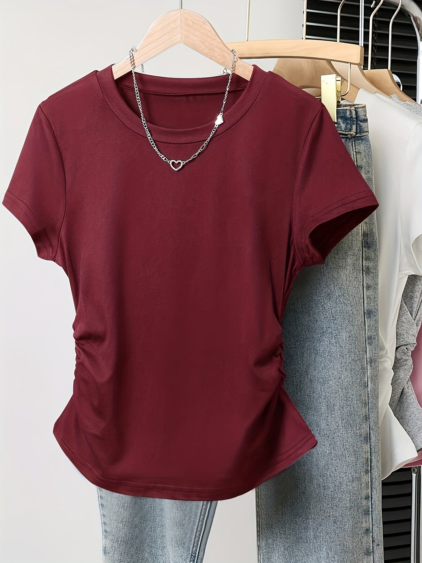 Damen Basic T-Shirt mit Raffung und Rundhalsausschnitt – Casual Style für Alltag und Freizeit