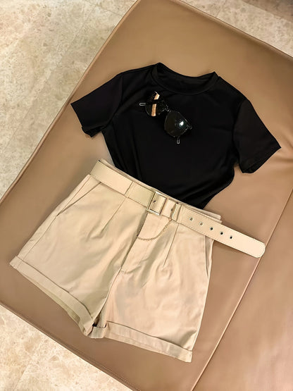 Damen Zweiteiler Set – Stilvolles T-Shirt und Shorts mit Gürtel, Casual Chic Outfit