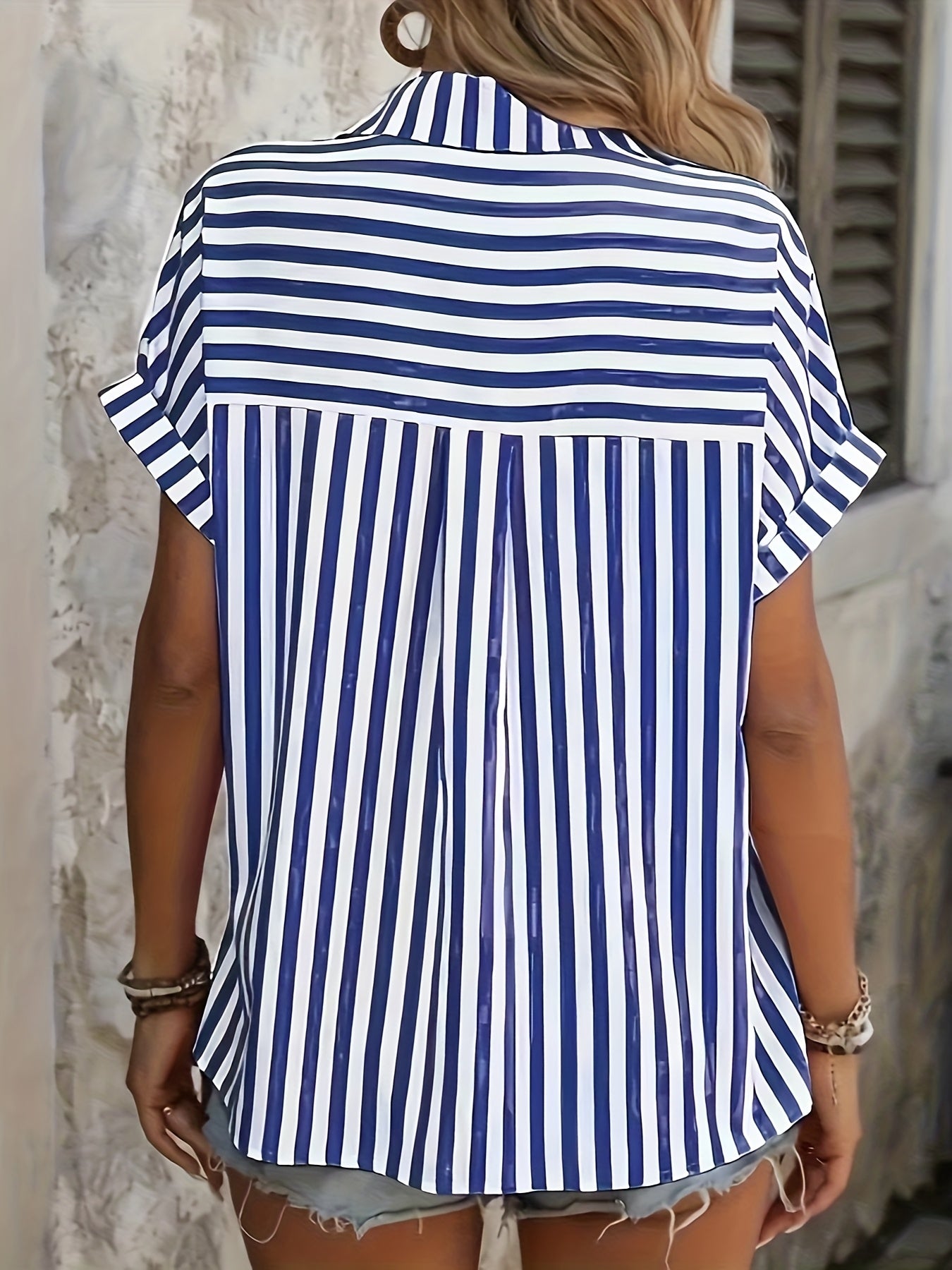 Damen Bluse im Streifen-Design – Eleganter Sommer-Look für Freizeit und Alltag