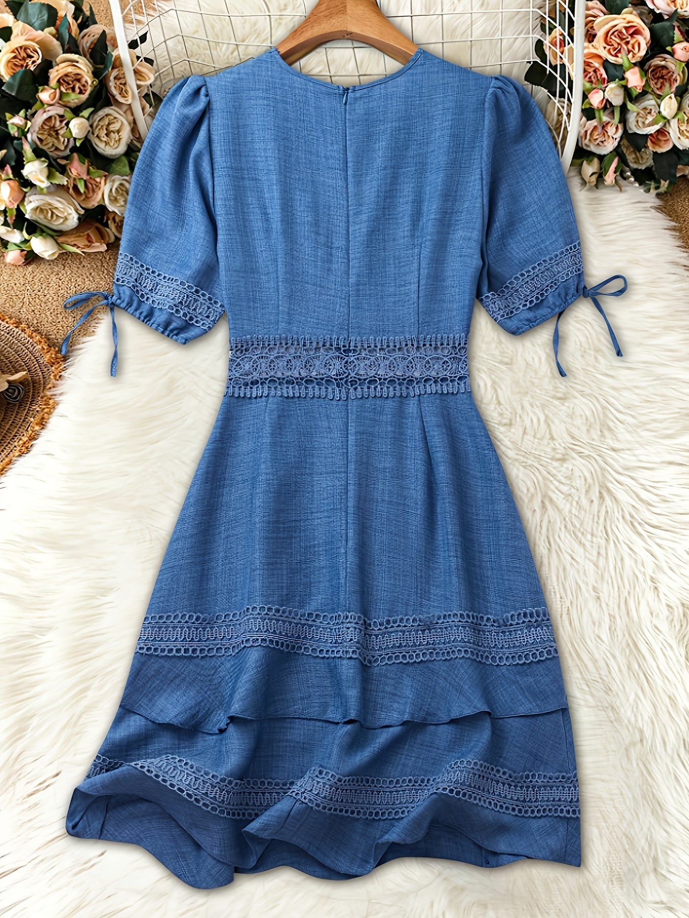 Damen Elegant Volantkleid mit Spitze und V-Ausschnitt – Perfekt für Alltag und Urlaub