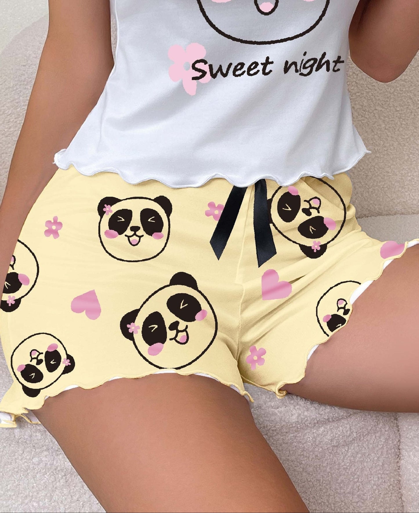 Damen Schlafshorts mit Panda-Motiv und Herzchen – Verspielte Pyjama-Shorts für gemütliche Nächte