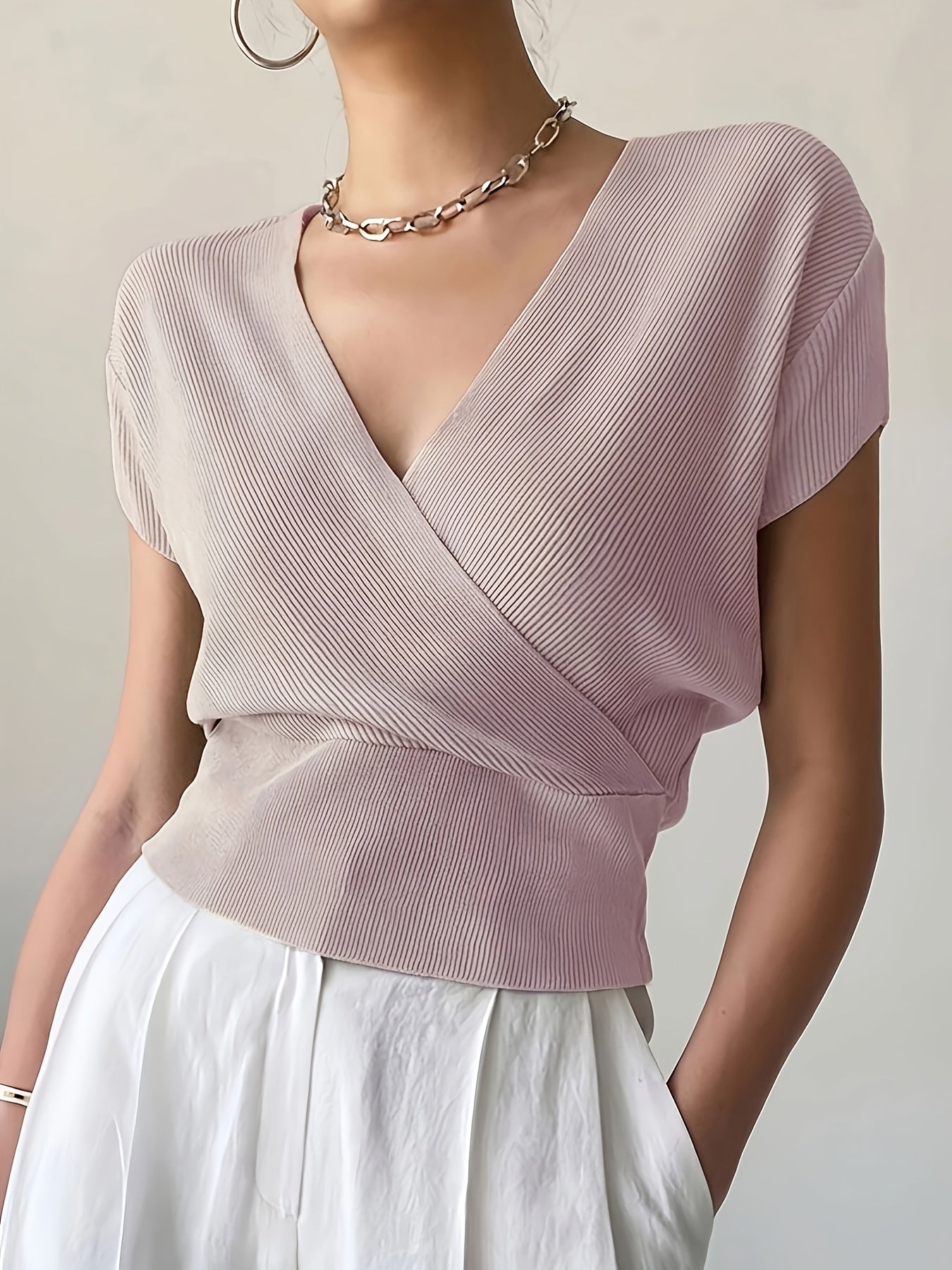 Damen Wickelshirt mit Kurzarm – Elegantes Freizeit-Top im modernen Design