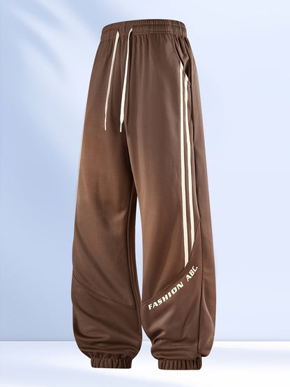 Herren Streetwear Jogginghose mit weitem Bein und Kontraststreifen – Urban Freizeitlook