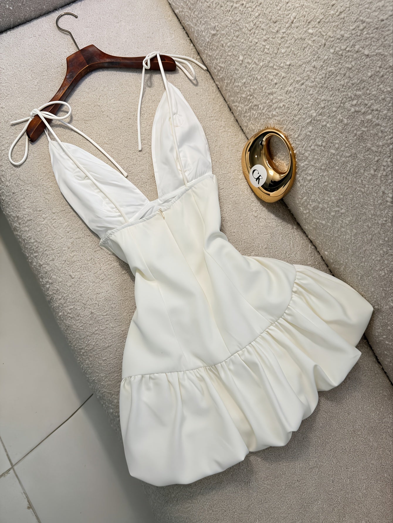 Damen Elegantes Minikleid mit Blumenapplikationen und Rüschenrock – Festlich & Feminin