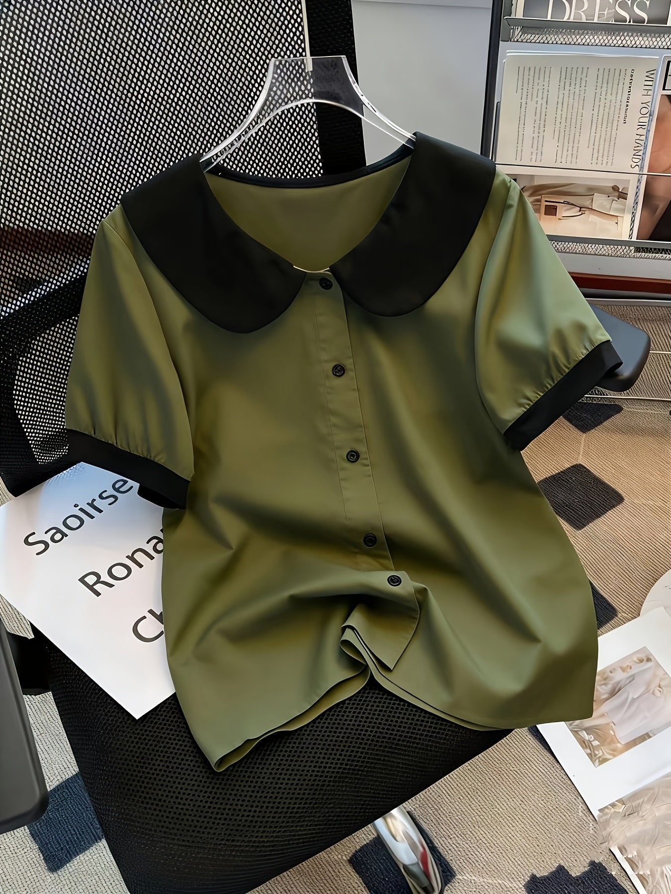 Damen Bluse im Vintage-Stil mit Kontrastkragen und kurzen Ärmeln – Elegante Alltagsmode