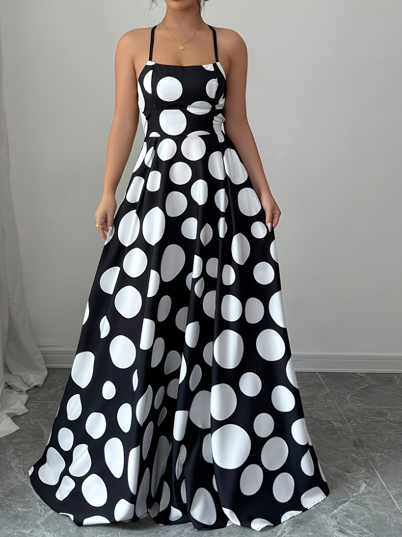 Damen Maxikleid mit Rückenausschnitt und großen Punkten – Elegantes Partykleid im Vintage-Stil