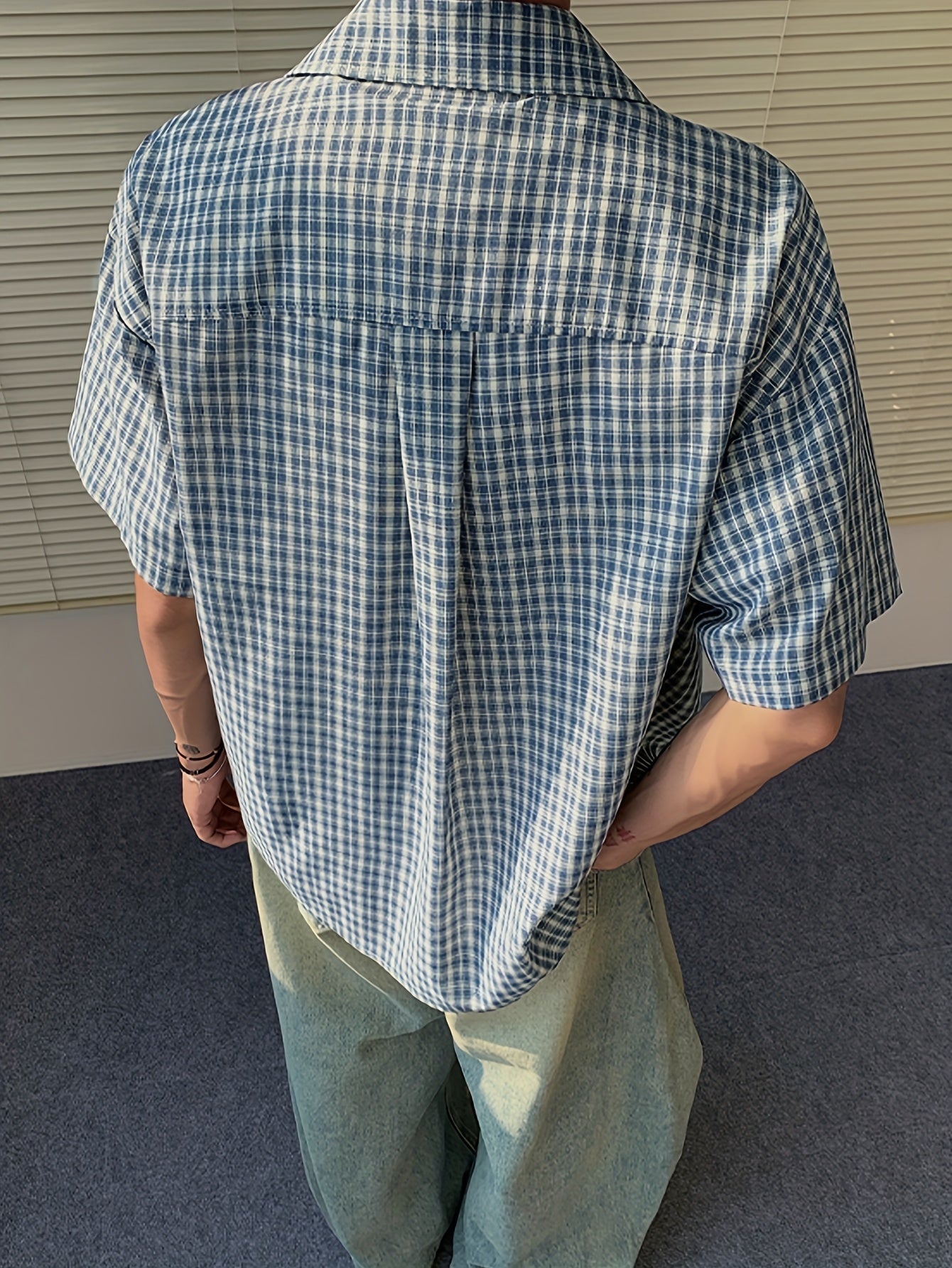 Herren Kurzarm Freizeithemd im karierten Oversize-Look – Lässiger Style für Alltag und Freizeit