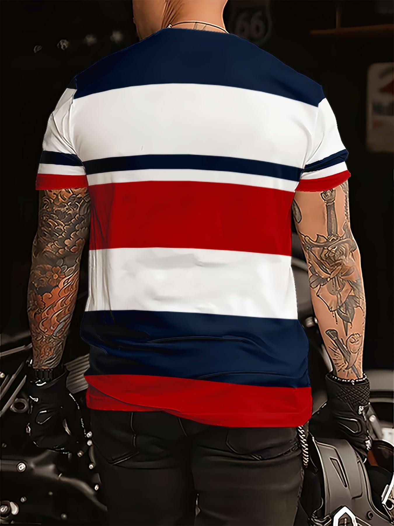 Herren T-Shirt im College-Style mit Blockstreifen und sportlichem Print – Perfekt für Freizeit und Alltag