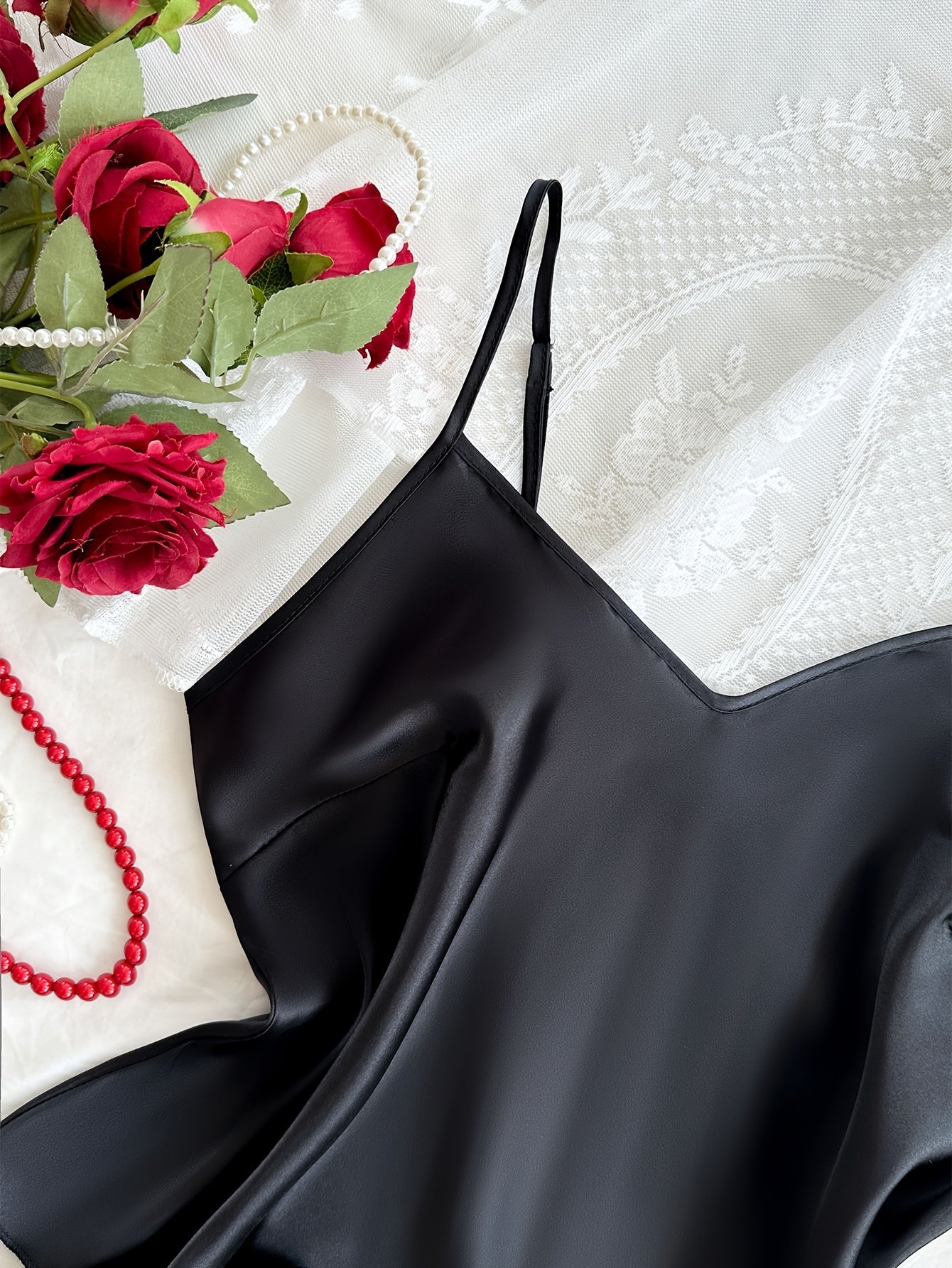 Damen Satin Pyjama Set mit Spaghettiträgern und Blumenmuster – Elegantes Schlafanzug-Set für den Sommer