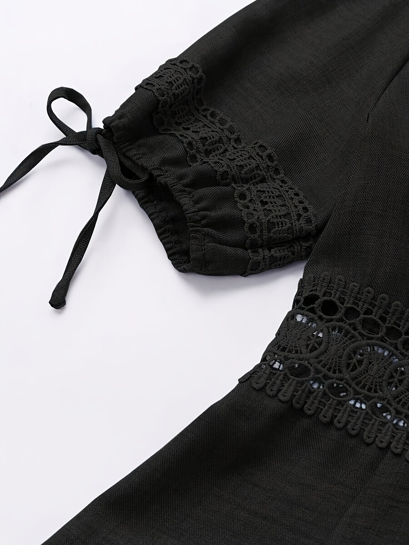 Damen Elegant Volantkleid mit Spitze und V-Ausschnitt – Perfekt für Alltag und Urlaub