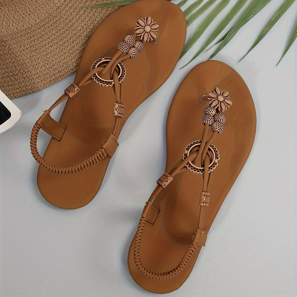 Damen Boho Sandalen mit Blüten- und Perlenverzierung – Bequeme Zehentrenner für Alltag und Urlaub