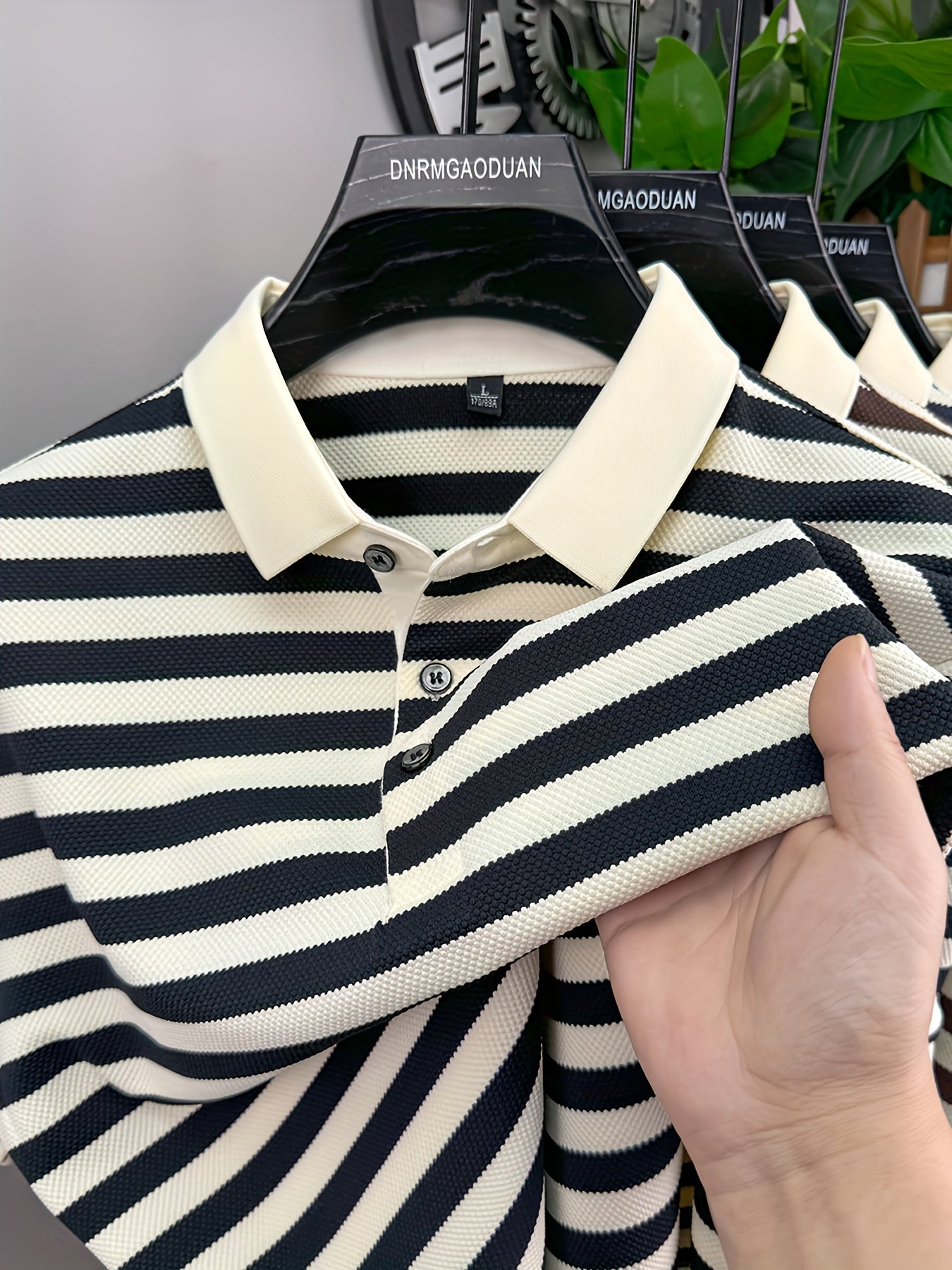 Herren Poloshirt mit klassischem Streifenmuster – Kurzarm, maritimer Look, eleganter Freizeitstil
