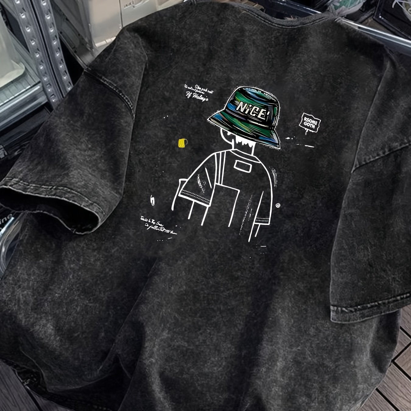 Herren Streetwear Oversize T-Shirt mit Grafik Bucket Hat Print – Urban Art Style
