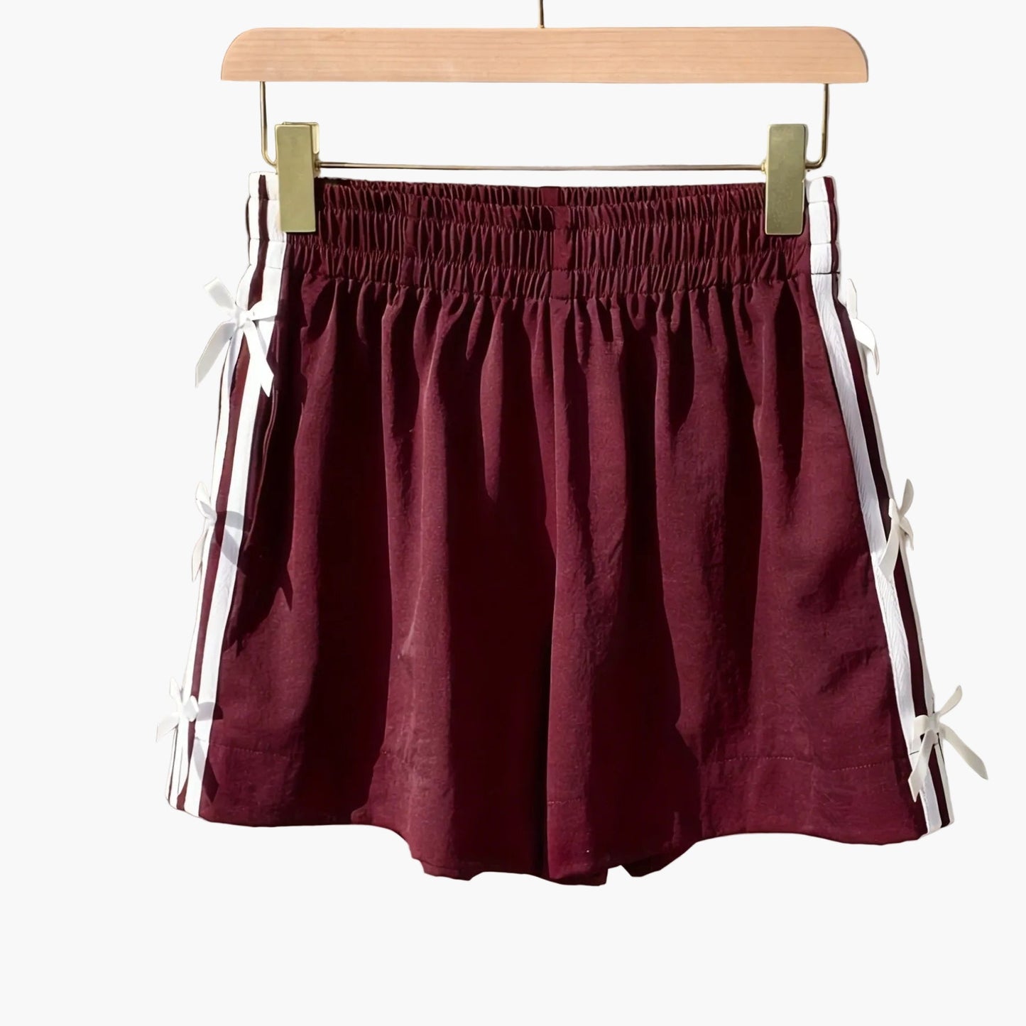 Damen Sommer Shorts mit Schleifendetail und sportlichem Streifen – Freizeit & Urlaub