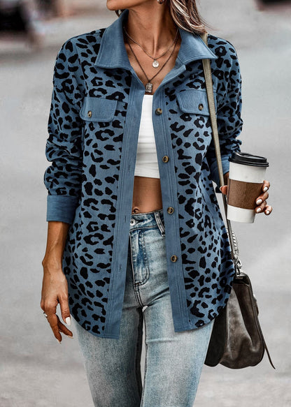 Jenny – Damenjacke mit Leopardenmuster und Knöpfen