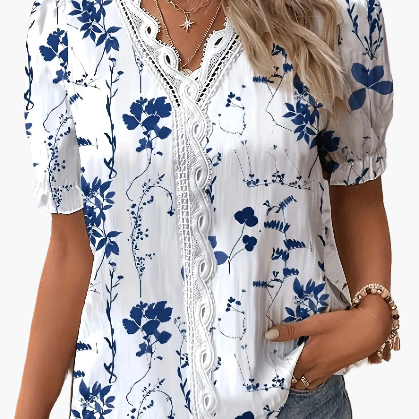 Damen Bluse mit Spitze und Blumenmuster – Modisch für Freizeit & Alltag