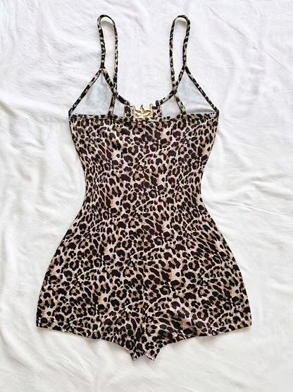 Damen Jumpsuit mit Leopardenmuster und Cut-out Front für Strand und Urlaub