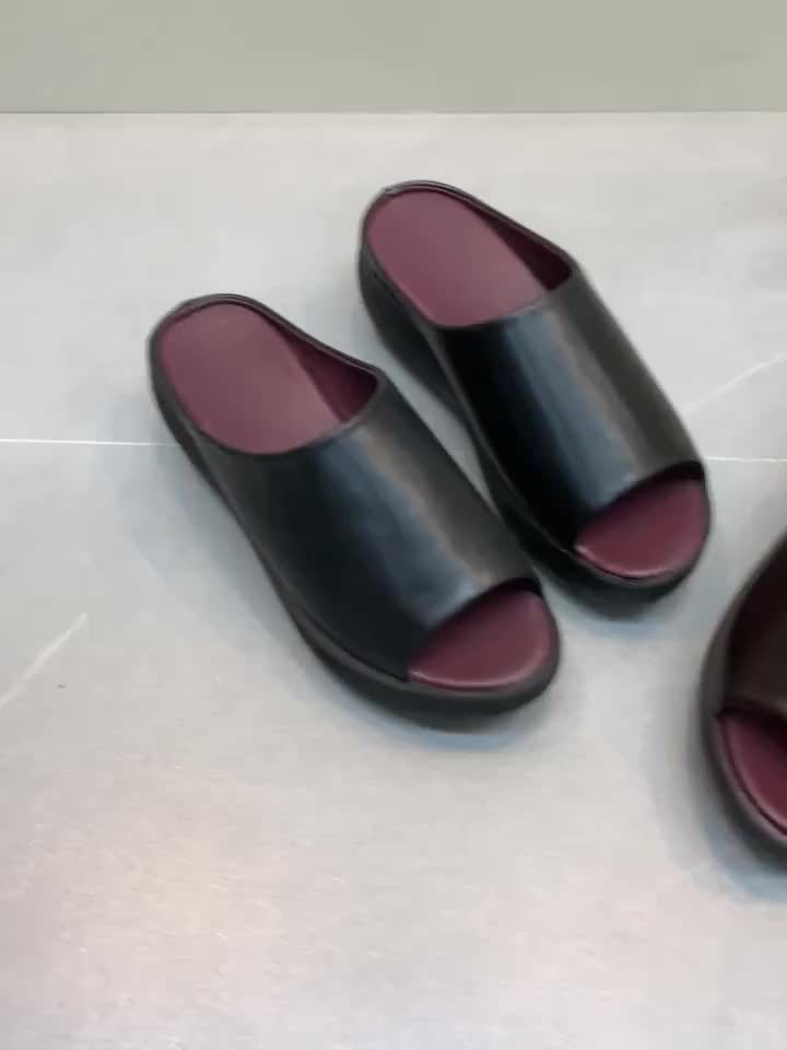 Damen Plateau Slides mit Minimalistischem Design und Komfort