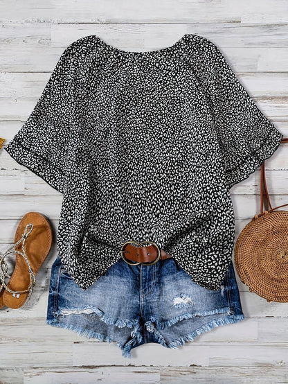 Damen Sommer Freizeitset mit Leoparden-Print Bluse, Jeansshorts und Accessoires – Perfekt für Urlaub & Alltag