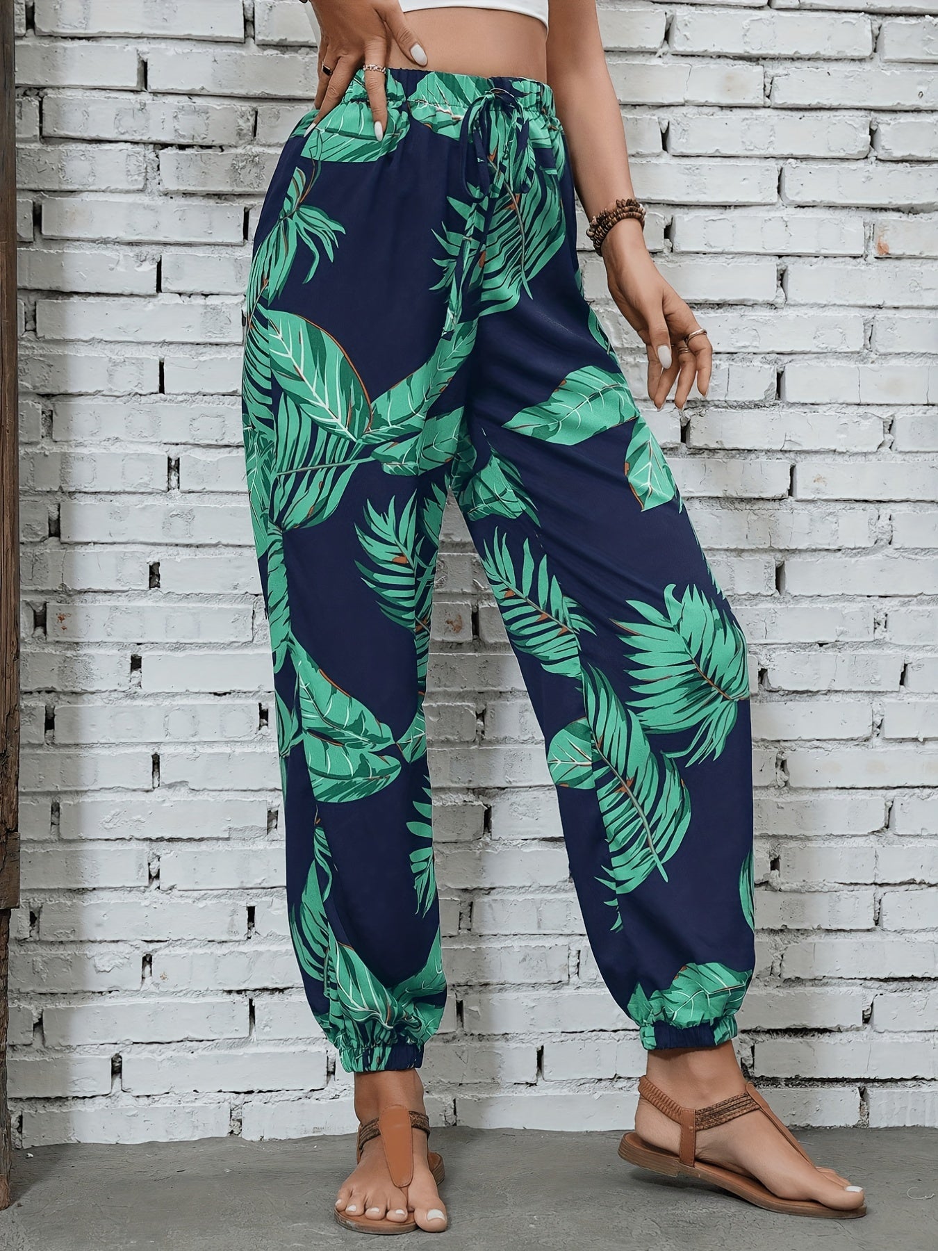 Damen Sommer Joggerhose mit tropischem Blattmuster – Perfekt für Urlaub & Freizeit