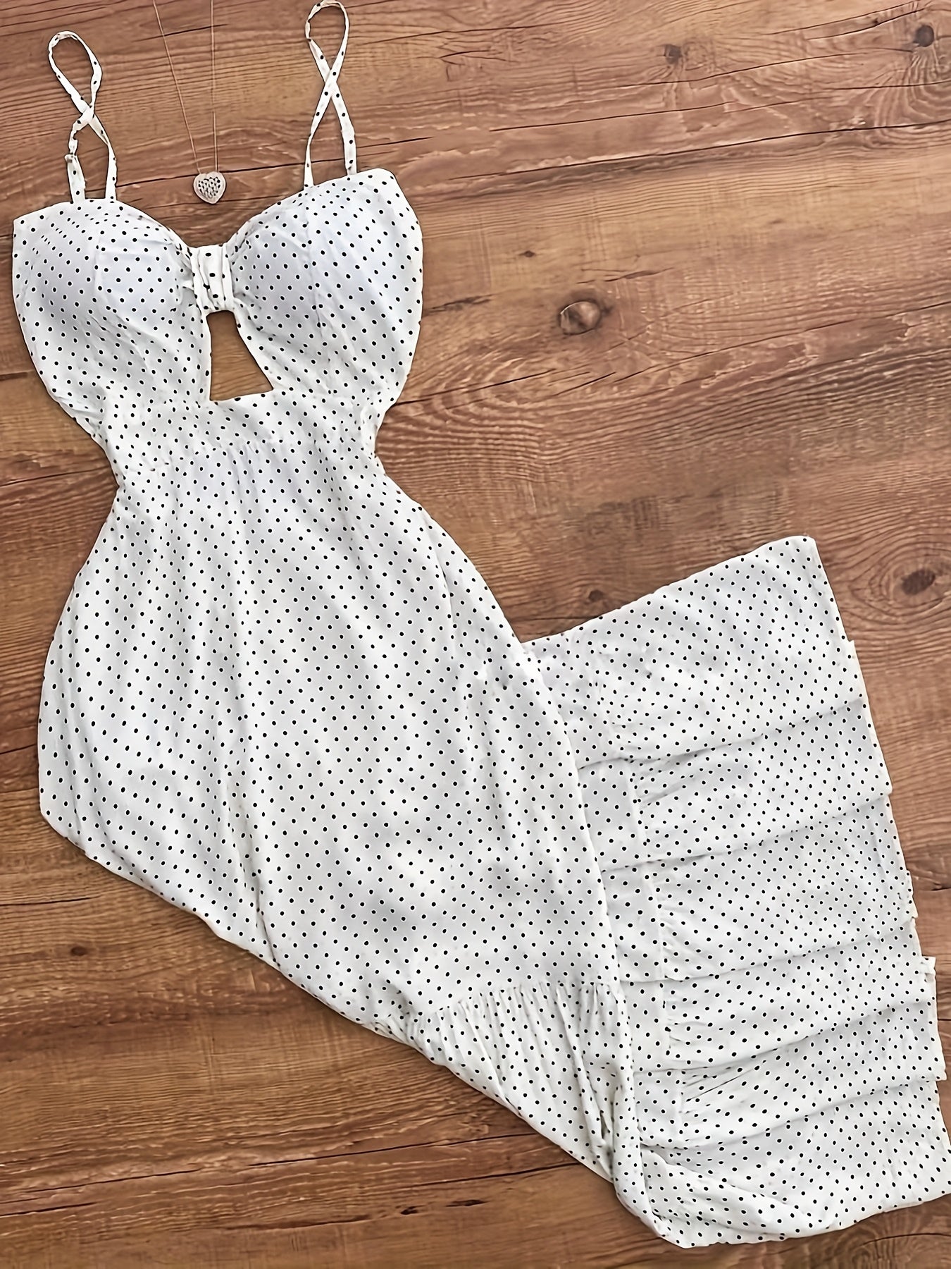 Damen Maxikleid Polka-Dot mit Rüschenrock und Spaghettiträgern – Vintage-inspiriertes Sommerkleid für besondere Anlässe