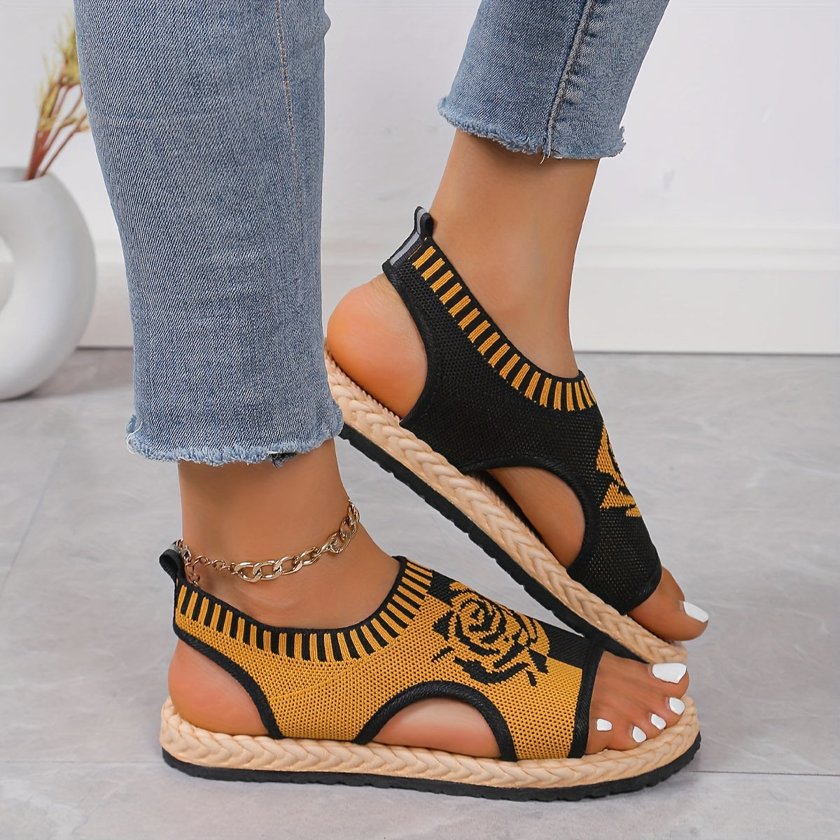 Damen Freizeit Sandalen mit Blumenmuster – Bequeme Sommerschuhe im modernen Strick-Look