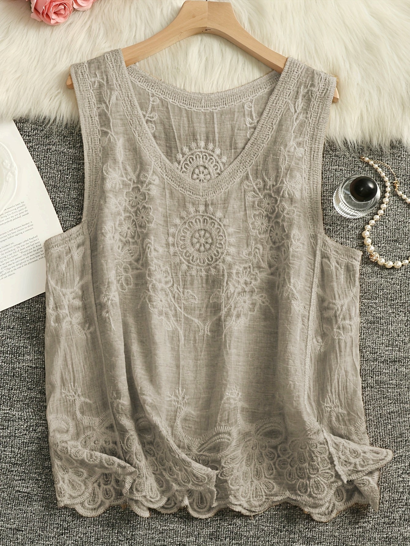 Damen Boho Stickerei Top ärmellos mit Blumenmuster und Lochspitze – Freizeit & Sommer Party Look