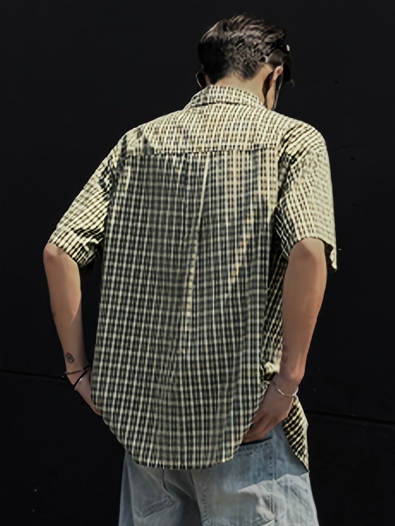 Herren Kurzarm Freizeithemd im karierten Oversize-Look – Lässiger Style für Alltag und Freizeit
