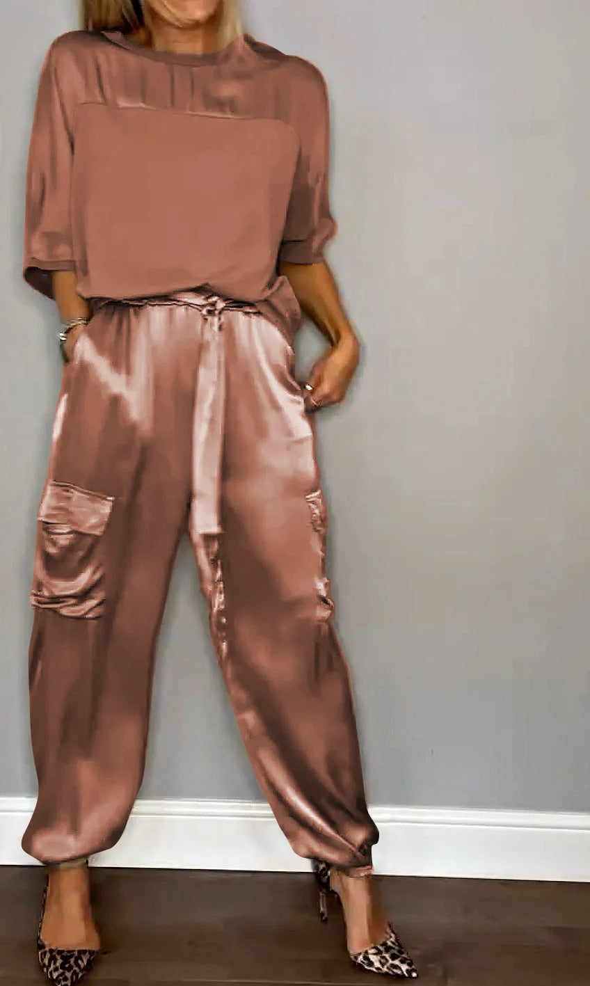 Kimberley – Satin Damen Zweiteiler mit kurzen Ärmeln