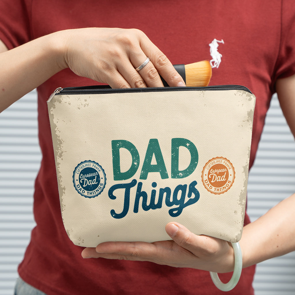 Vatertag Kulturbeutel für Herren – Vintage Style Kosmetiktasche mit „Dad Things“ Print – Praktischer Organizer für Reise, Alltag & Büro